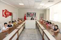 Minik Öğrencilerden İl Sağlık Müdürümüz Dr. Murat AĞIRTAŞ'a Ziyaret 1.JPG